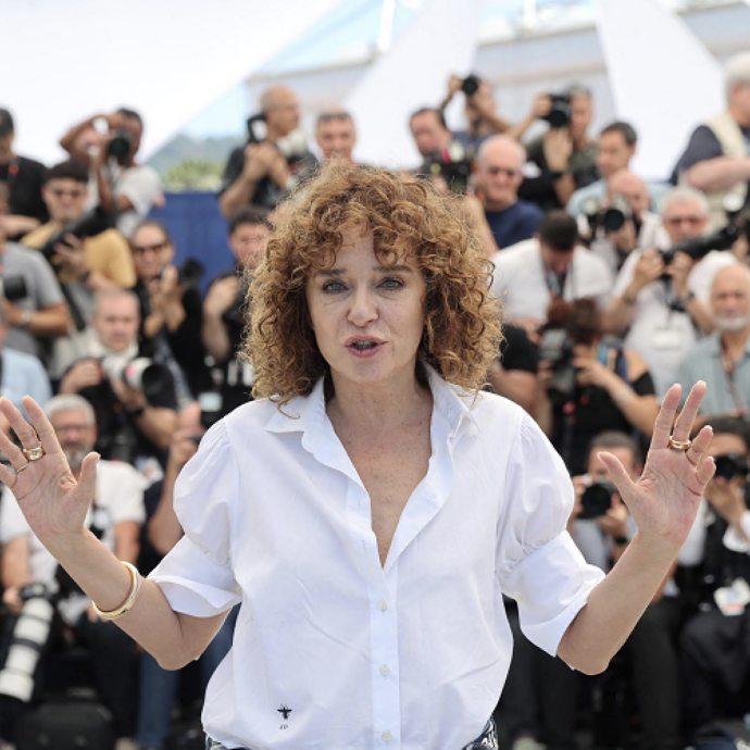 Cannes 77, Valeria Golino star: “Orgogliosa che il viaggio de L’arte della gioia cominci proprio qui perché mi hanno sempre sostenuta come regista”