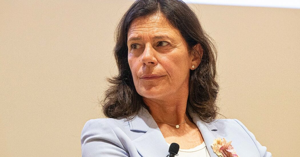 La presidente della Rai Marinella Soldi annuncia le sue dimissioni: “Ragioni personali e professionali”. Andrà alla Bbc