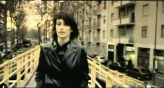 Copertina di Le Vibrazioni in lutto, è morta “l’immensamente Giulia” della hit “Dedicato a te”. Francesco Sarcina: “Tanto dolore per la sua prematura perdita”