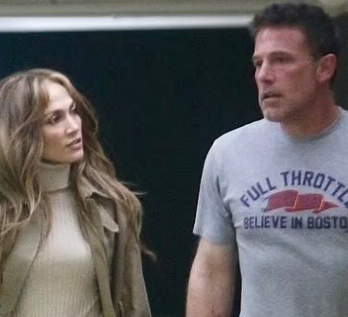 Ben Affleck e Jennifer Lopez, è crisi di coppia. L’ex moglie Jennifer Garner lo incoraggia: “Lavora sul matrimonio”