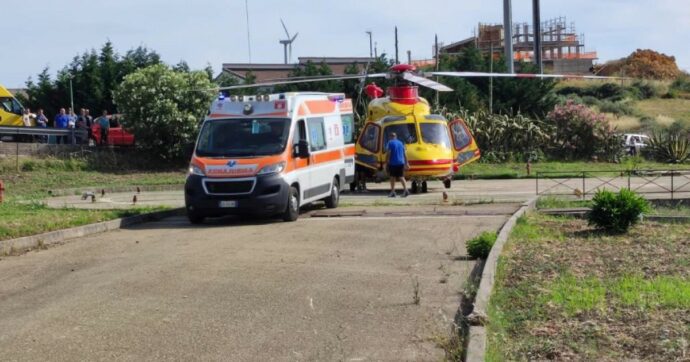 Accoltella moglie e due  figli: sono gravissimi