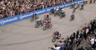 Copertina di Giro d’Italia, chiodi a Treviso lungo il percorso della 18esima tappa per forare le ruote ai ciclisti. Sabotaggio sventato
