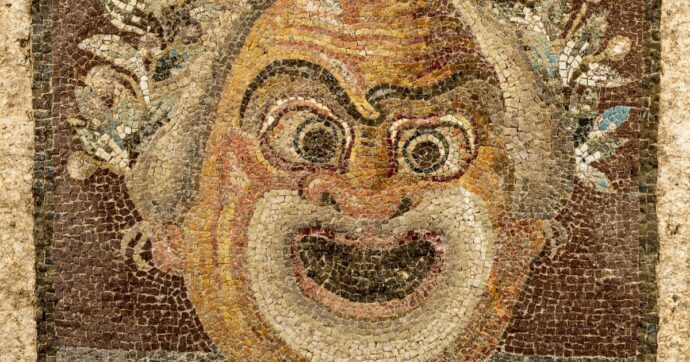 Copertina di Dioniso e gli “altri”: l’Ara Pacis celebra le origini del teatro e delle sue maschere