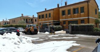 Copertina di Vicenza, violenta grandinata imbianca le strade di Agugliaro: “Mai vista una cosa così”. Gravi danni nelle campagne