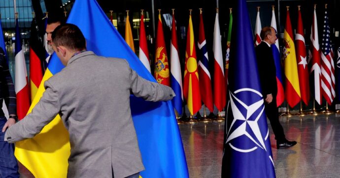 Vertice Nato, isolato chi vuol fare da pompiere tra Russia e Ucraina: la terapia possibile è una