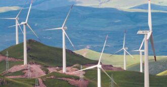 Copertina di Umbria, 60 maxi-pale eoliche tra i monti: “Spropositate, devastanti per l’ambiente”