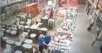 Copertina di Attacco al megastore di Kharkiv, il momento dell’esplosione all’interno del centro commerciale: il video