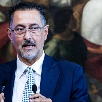 Copertina di “Raccomandare si può”: così hanno assolto Pittella