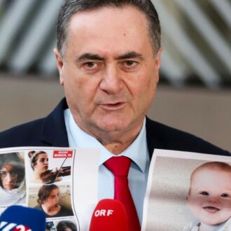 Copertina di “Hamas balla il flamenco”. Tel Aviv va all’attacco di Madrid