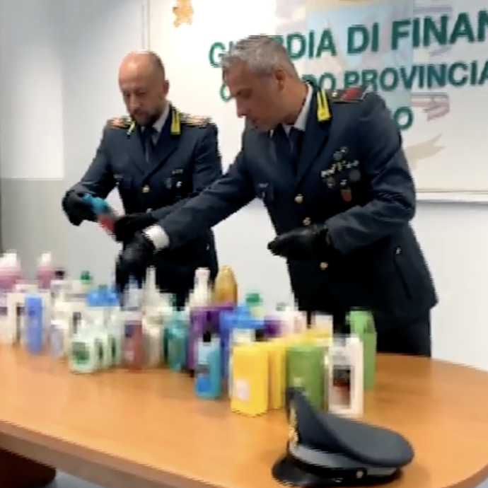 Sequestrati 17mila prodotti cancerogeni di make up e per l’igiene. Blitz della Guardia di Finanza nel Trevigiano