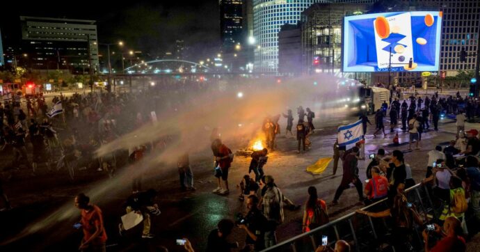 Copertina di “Israeliani divisi sull’Aja, però  uniti contro Bibi”