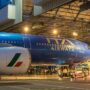 Copertina di Ita Airways avvia procedura di licenziamento collettivo per 226 lavoratori: tra le cause guerra, costo carburante e AI