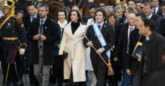 Copertina di Il caso del presidente argentino Javier Milei e la rete globale che unisce ultrà del libero mercato ed estremisti di destra