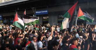 Copertina di Manifestazione pro Palestina, indagini della Questura sull’occupazione alla stazione di Bologna: “Già venti identificati”