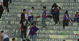 Copertina di Fiorentina sconfitta in Conference League, i tifosi viola staccano i seggioli del Franchi e li portano via – Video