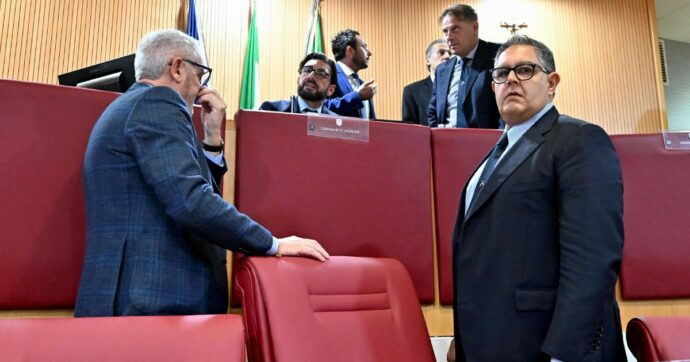 Toti, inizia il repulisti del cerchio magico: fuori i  comunicatori