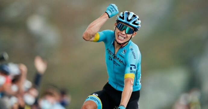 Doping, “ti mando quello che ti serve per il Giro”: l’intercettazione telefonica che ha incastrato Miguel Angel Lopez