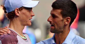 Copertina di Djokovic si ritira dal Roland Garros, Jannik Sinner è il nuovo numero 1 Atp: oggi il tennista più forte al mondo è un italiano