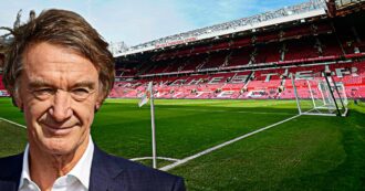 Copertina di Ratcliffe rifonda il Manchester United: tagli al personale. Manager e calciatori non si toccano, a pagare per gli errori sono i poveri dipendenti