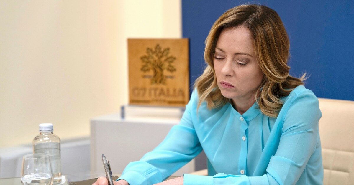 Meloni dà i numeri sugli “occupabili” che hanno perso il Reddito, ma i conti non tornano. Soglie più basse, dati nascosti e platee ridotte: cosa non dice la premier