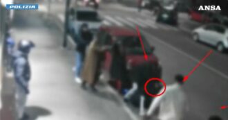 Copertina di Milano, difese una ragazza dal fidanzato e fu pestato dal branco: 4 arresti. Il filmato della videosorveglianza