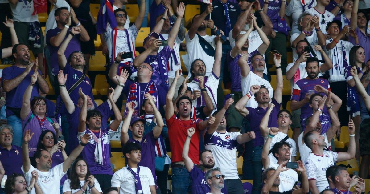 Me, a determined and betrayed Fiorentina fan.  But even after dropping the second European closing I really feel like giving thanks: right here is the rationale
