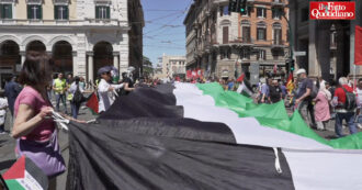 A Roma il corteo contro il governo Meloni: “Preoccupati per l’escalation militare, l’esecutivo è complice del genocidio a Gaza”