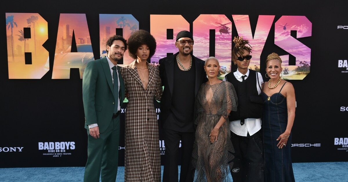 Will Smith e Jada Pinkett di nuovo insieme sul red carpet: la sfilata con la famiglia al completo