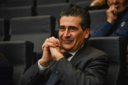 Copertina di “Così bocciammo Veronesi al Conservatorio”. I suoi prof raccontano perché non fu ammesso e passò da privatista “per il rotto della cuffia”