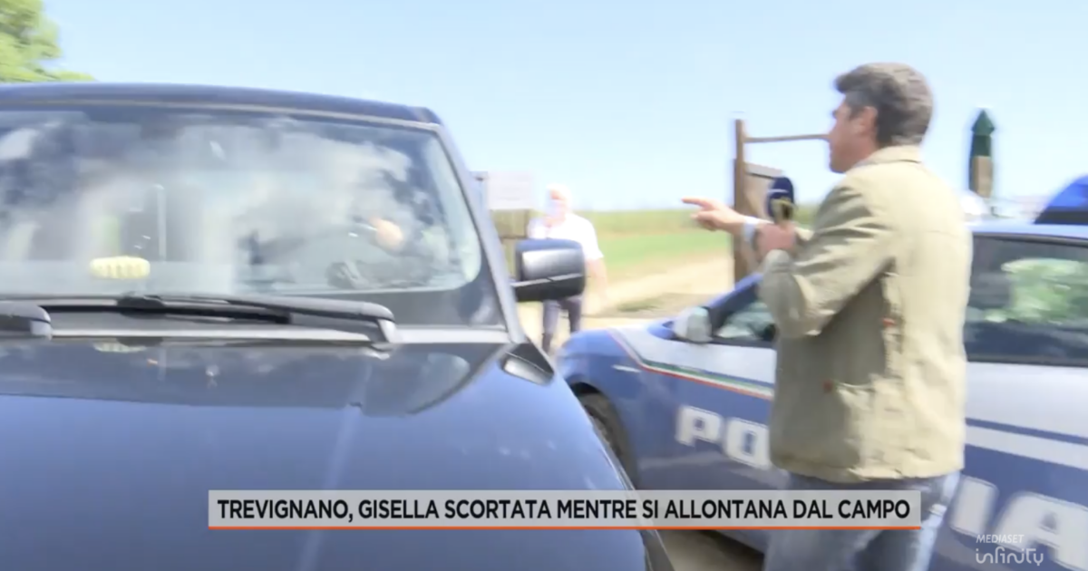 “Che fa? Mi mette sotto?”. Scontro tra la macchina della veggente di Trevignano e l’inviato di Mattino 4