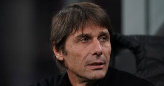Copertina di Il Napoli riparte da Antonio Conte, è ufficiale: l’allenatore torna in Italia dopo tre anni