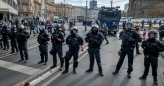 Tensione e agguati in Germania, non è solo per AfD: “Ora anche Berlino è in crisi economica e politica. E il Paese non sa come reagire”