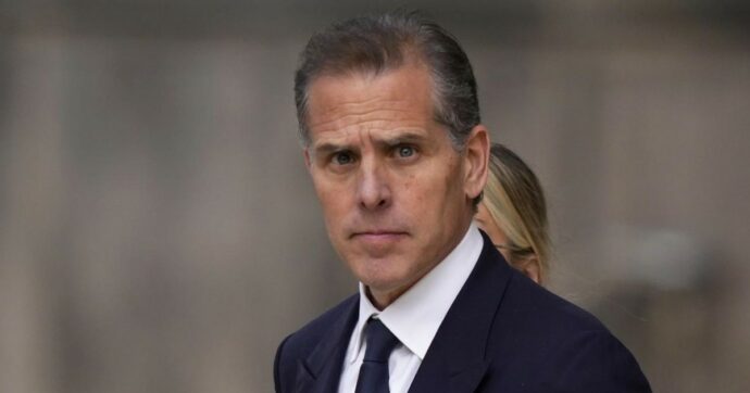 “Hunter Biden fumava crack ogni venti minuti”: la testimonianza dell’ex fidanzata del figlio del presidente Usa