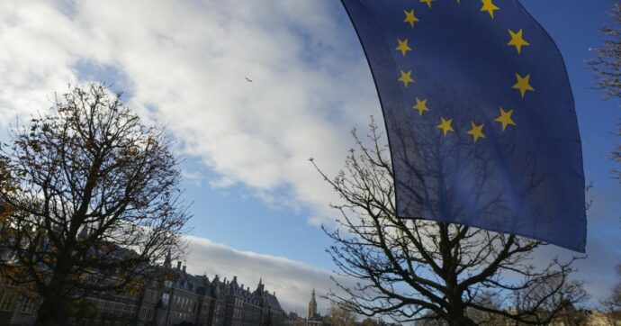 I Paesi Bassi danno il via alle elezioni europee: urne aperte fino alle 21. Domani tocca a Irlanda e Repubblica Ceca: il programma