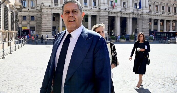 Toti potrà votare (scortato dalla Gdf)