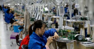 Copertina di Fashion  più sostenibile,  la nuova legge europea (annacquata) che regola le filiere produttive