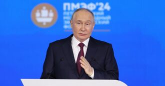 Copertina di Putin: “Non abbiamo bisogno del nucleare per vincere in Ucraina”. E Biden lo paragona ad Adolf Hitler: “Faremo come in Normandia”