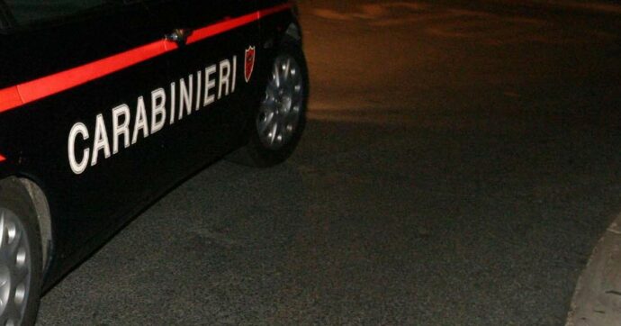 Bibbiano, uccide a coltellate un 61enne che era andato a trovare la nipote. Poi rischia il linciaggio, arrestato 41enne