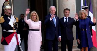 Copertina di Macron si riscopre atlantista: “Con gli Usa unione di sangue”