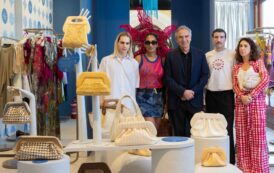 Copertina di The Creative Spot, un negozio gratuito per i talenti emergenti della moda sostenibile. Marco Rambaldi: “Serve un piano di aiuti statali a lungo termine per i nuovi brand”