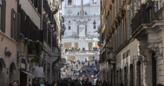 Copertina di La “banda del buco” colpisce in via Condotti: maxi furto da 500mila euro alla gioielleria Bulgari nel cuore di Roma