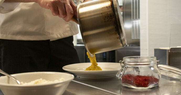 Intossicazione alimentare nel Vibonese: 30 turisti colpiti a Nicotera Marina, cinque ricoverati