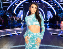 Copertina di “Sono piena rasa di questo mondo ipocrita e fatto di falsi convenevoli. C’è poca solidarietà tra le donne”: lo sfogo di Giulia Salemi