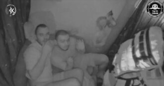 Copertina di Gaza, la polizia israeliana diffonde il video del blitz e del salvataggio di tre ostaggi: il filmato delle bodycam