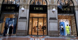 Dior si impegna a pagare 2 milioni in 5 anni contro lo sfruttamento sul lavoro: l’accordo con l’Antitrust