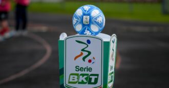 Copertina di Un’attesa lunga 76 anni: la Carrarese torna in Serie B. Da Calabro a Finotto, i protagonisti di una favola partita da molto lontano