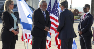 Copertina di Hamas apre agli Usa, ma per Israele: “Gli obiettivi non cambiano”. Onu: “Possibili crimini di guerra nel blitz per gli ostaggi”