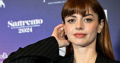 Copertina di Annalisa, madrina del Roma Pride: “Sono preoccupata e anche dispiaciuta per la poca tutela dei diritti LGBTQIA+. Condurre Sanremo 2025? Non so nulla”