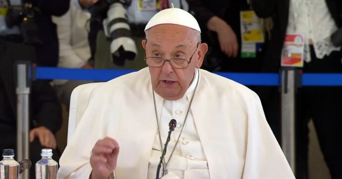 Papa Francesco: “Indagare se a Gaza è in corso un genocidio. Migrazioni? C’è una globalizzazione dell’indifferenza”