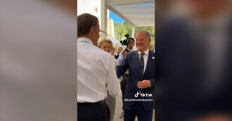 Copertina di Il cancelliere Scholz festeggia il compleanno al G7, da Macron a Biden: i leader gli cantano “tanti auguri” – Video